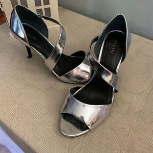 Nice silver small heels